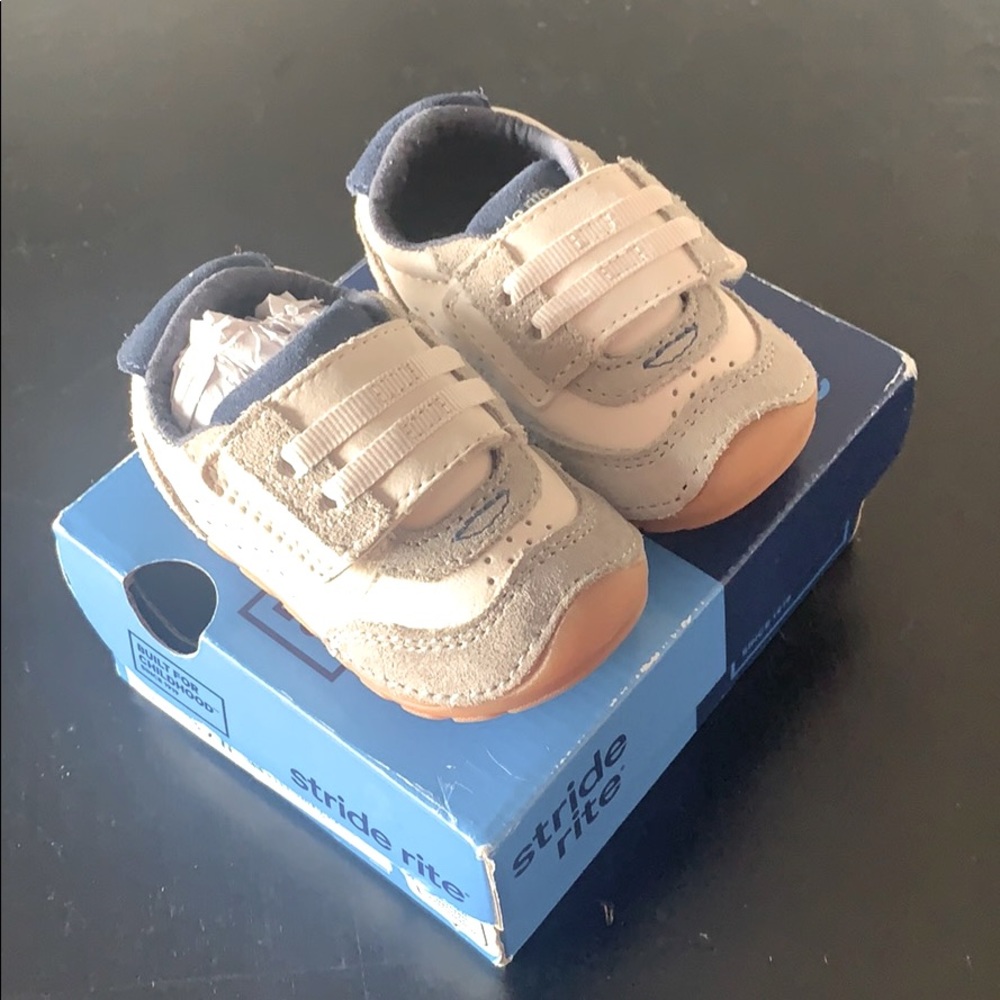 Stride Rite size 3 XW boys shoes